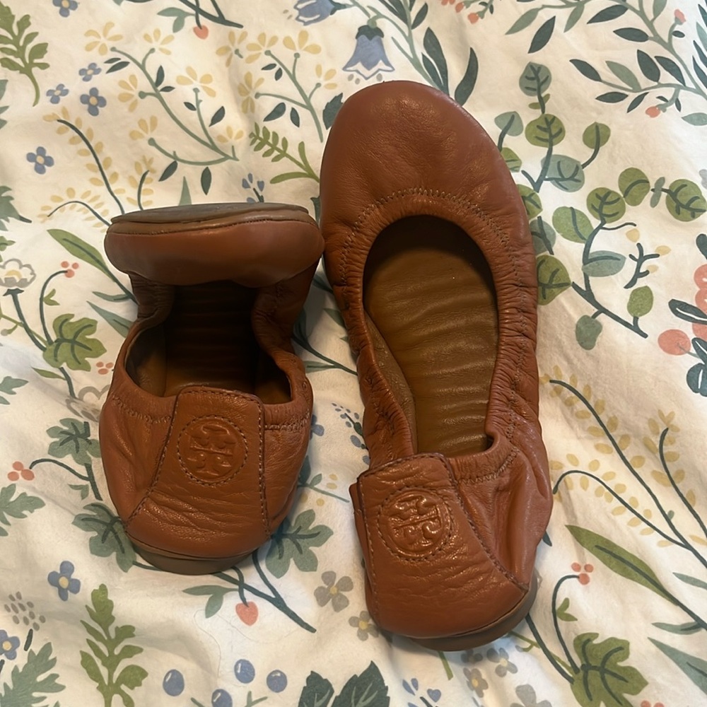 Tory Burch flexible flat.